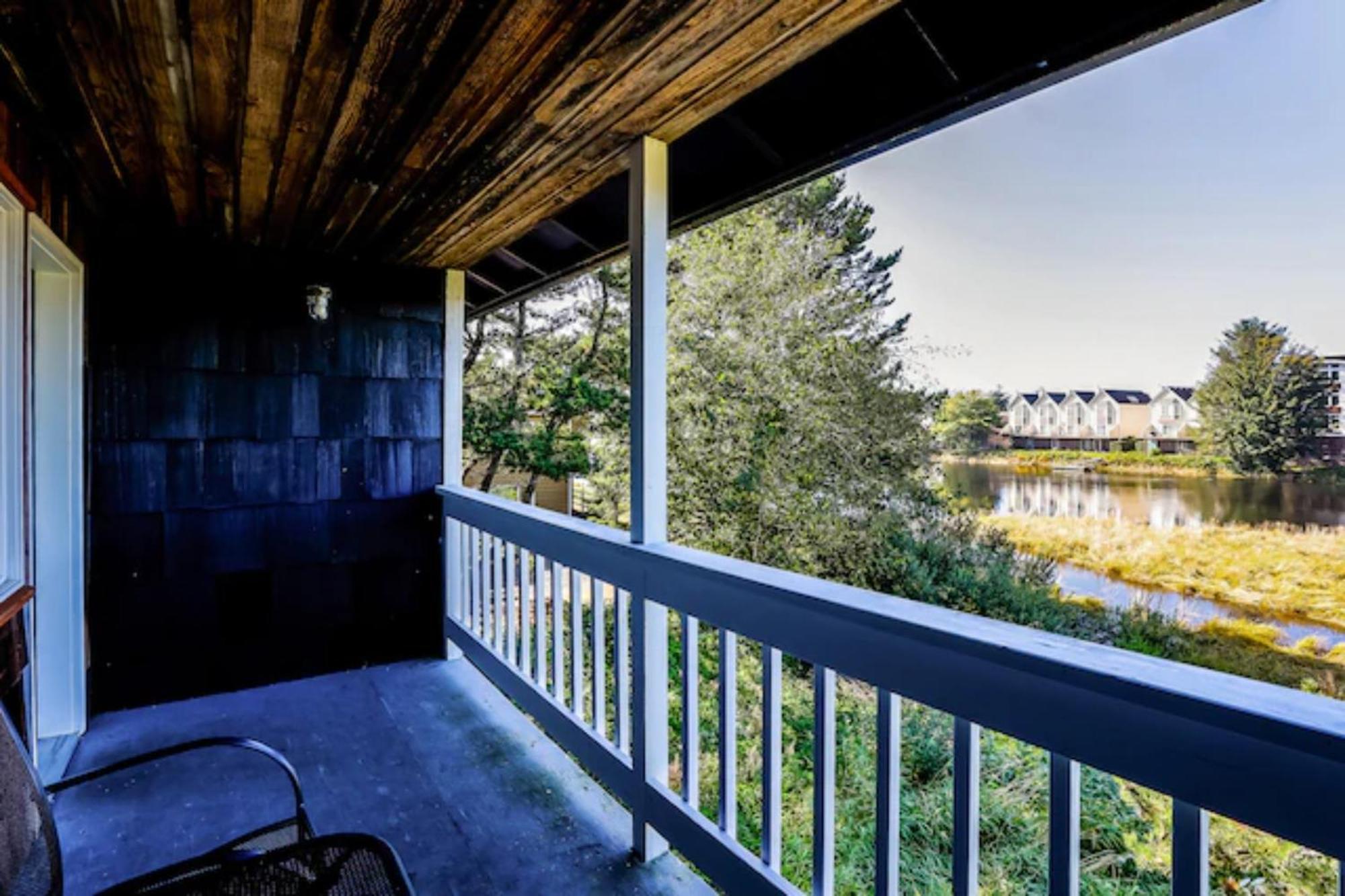Coast River Inn By Oyo Seaside Dış mekan fotoğraf